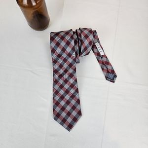 Ryan Seacrest Distinction Plaid Gray Red Skinny Men's Silk Tie